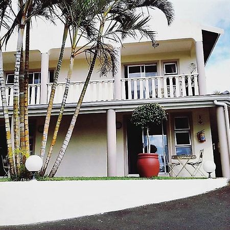 Rostalyn Guesthouse Umhlanga Rocks Exteriör bild